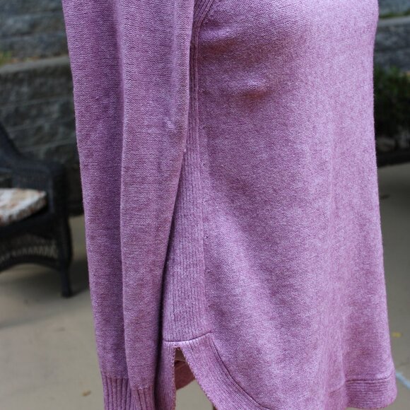 By Anthropology A Women Sweater Turtleneck SZ M Light Purple lit Sides Warm - Picture 2 of 4